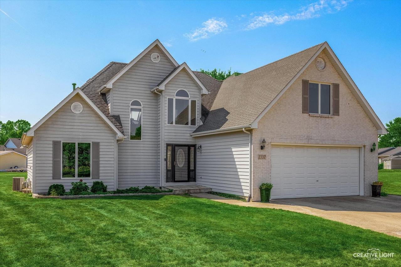 1337 Deer Run Tr., Sandwich, IL 60548