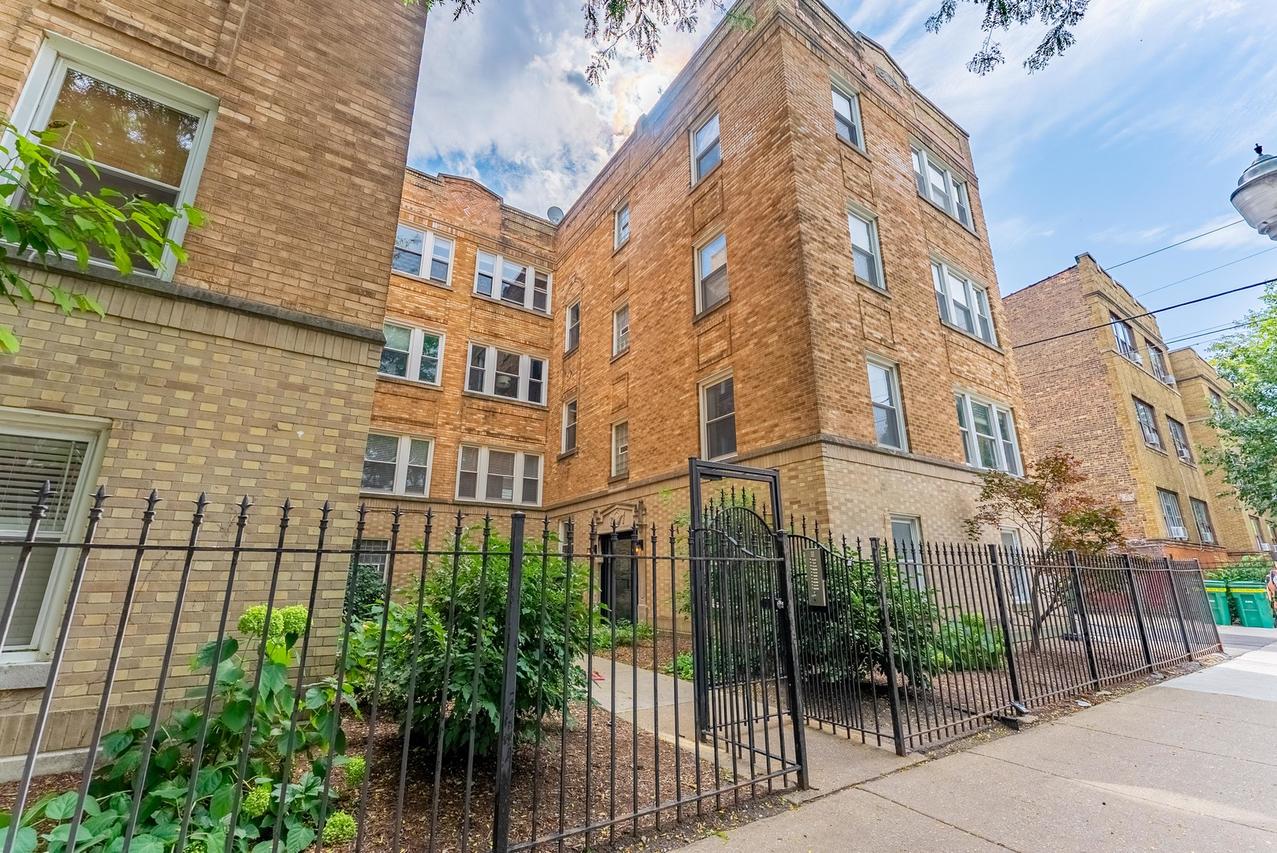3707 W Altgeld St. #1, Chicago, IL 60647