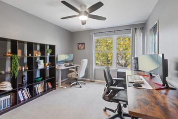 629 Manhattan Cir., Oswego, IL 60543