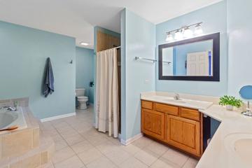 629 Manhattan Cir., Oswego, IL 60543