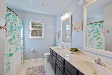 629 Manhattan Cir., Oswego, IL 60543