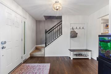 629 Manhattan Cir., Oswego, IL 60543