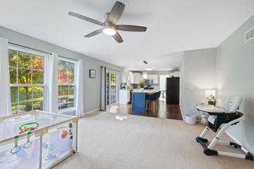 629 Manhattan Cir., Oswego, IL 60543