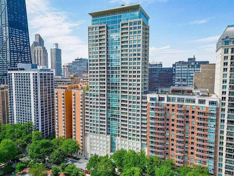 250 E Pearson St. #2006, Chicago, IL 60611