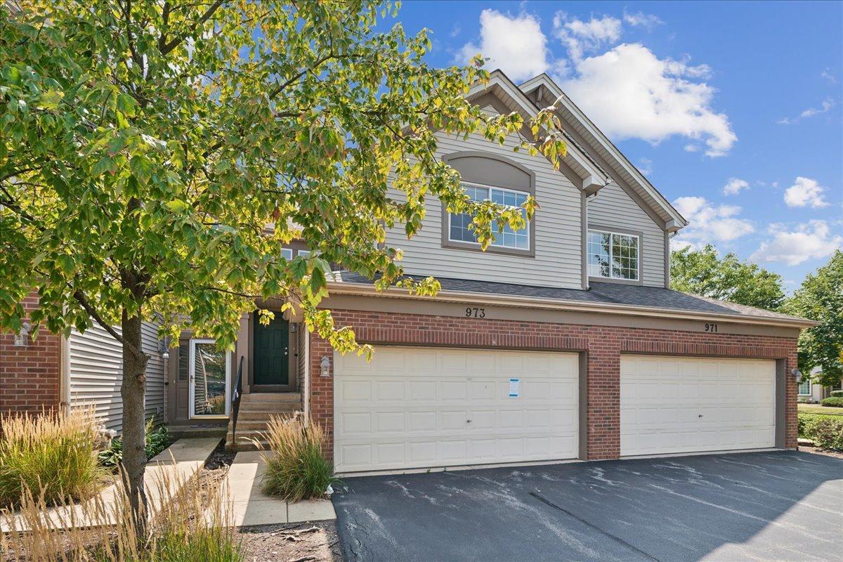 973 Parkhill Cir. #973-B, Aurora, IL 60502