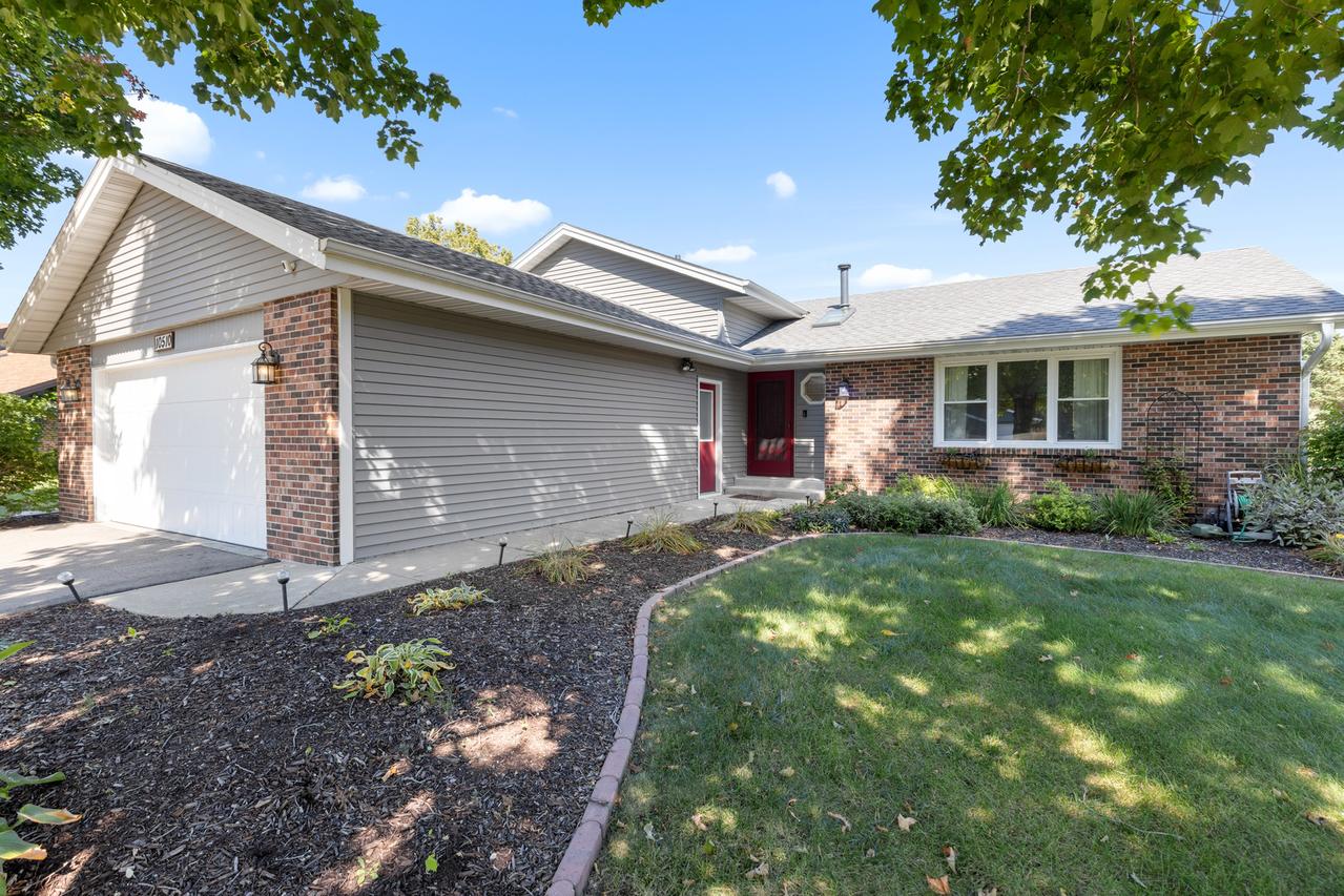 10510 Baederwood Dr., Machesney Park, IL 61115