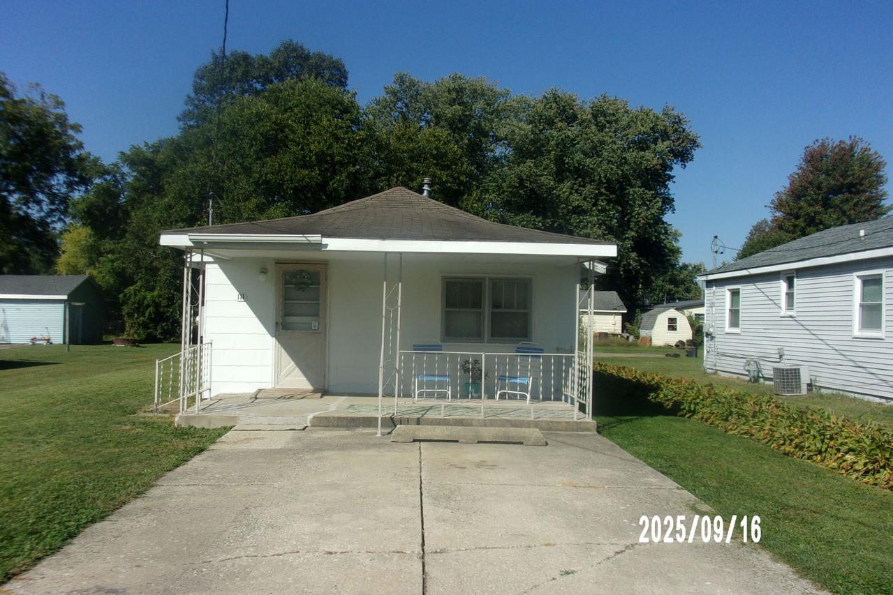 111 N Market St., Watseka, IL 60970