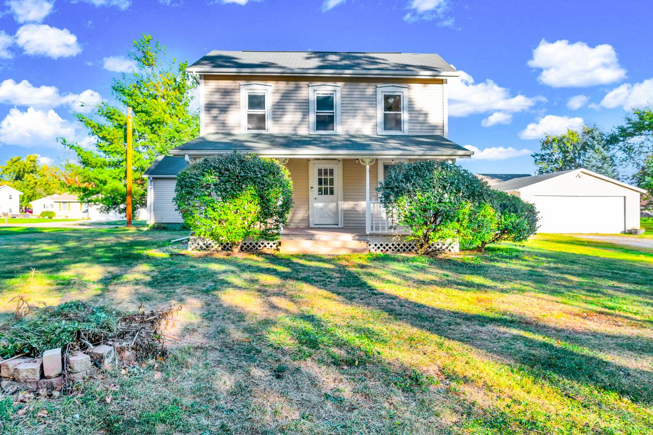 612 E North St., Leroy, IL 61752