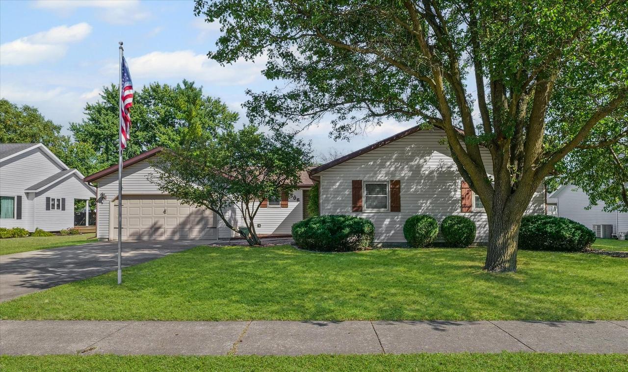 506 Crestwood Dr., St. Joseph, IL 61873