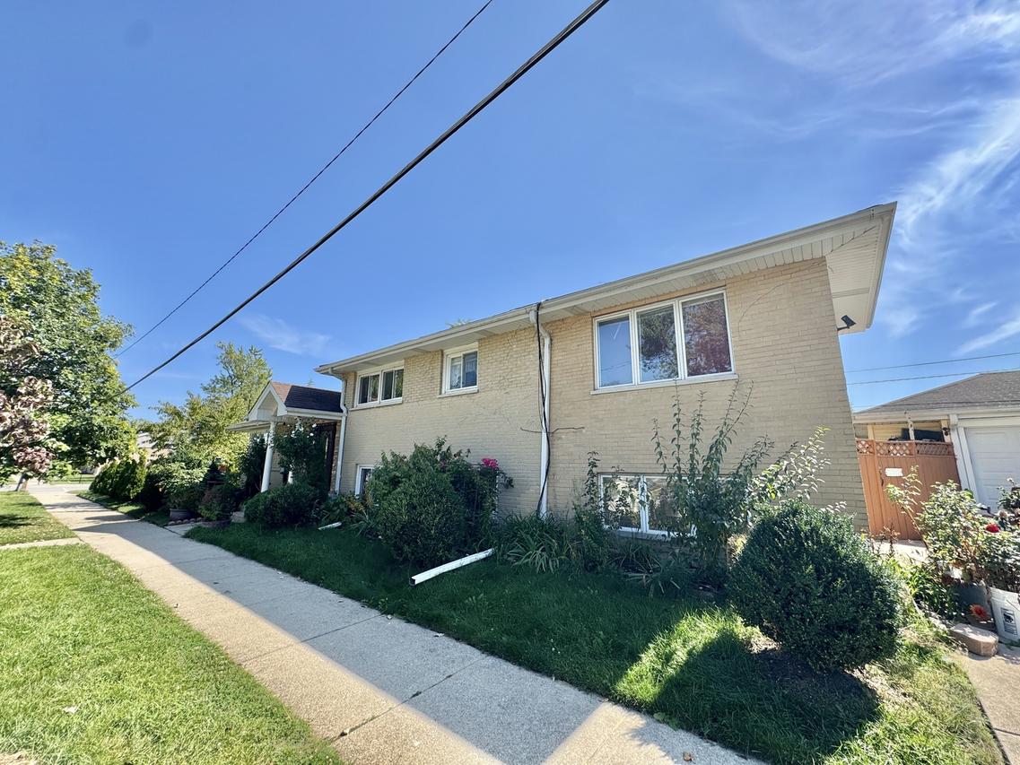 7901 W Park Ave., Niles, IL 60714