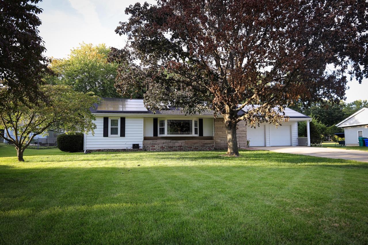 34 N Court Dr., Decatur, IL 62526