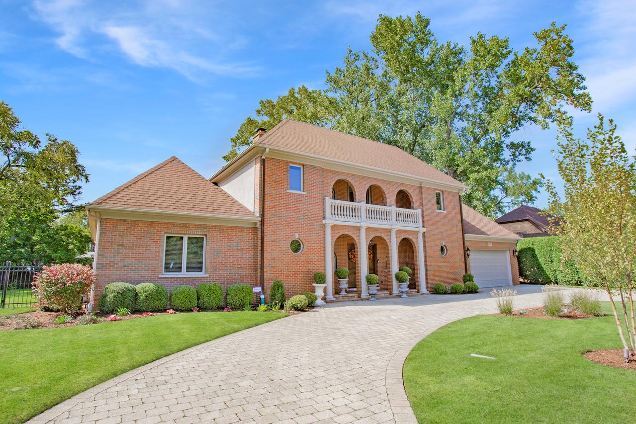 900 N Prospect Ave., Park Ridge, IL 60068