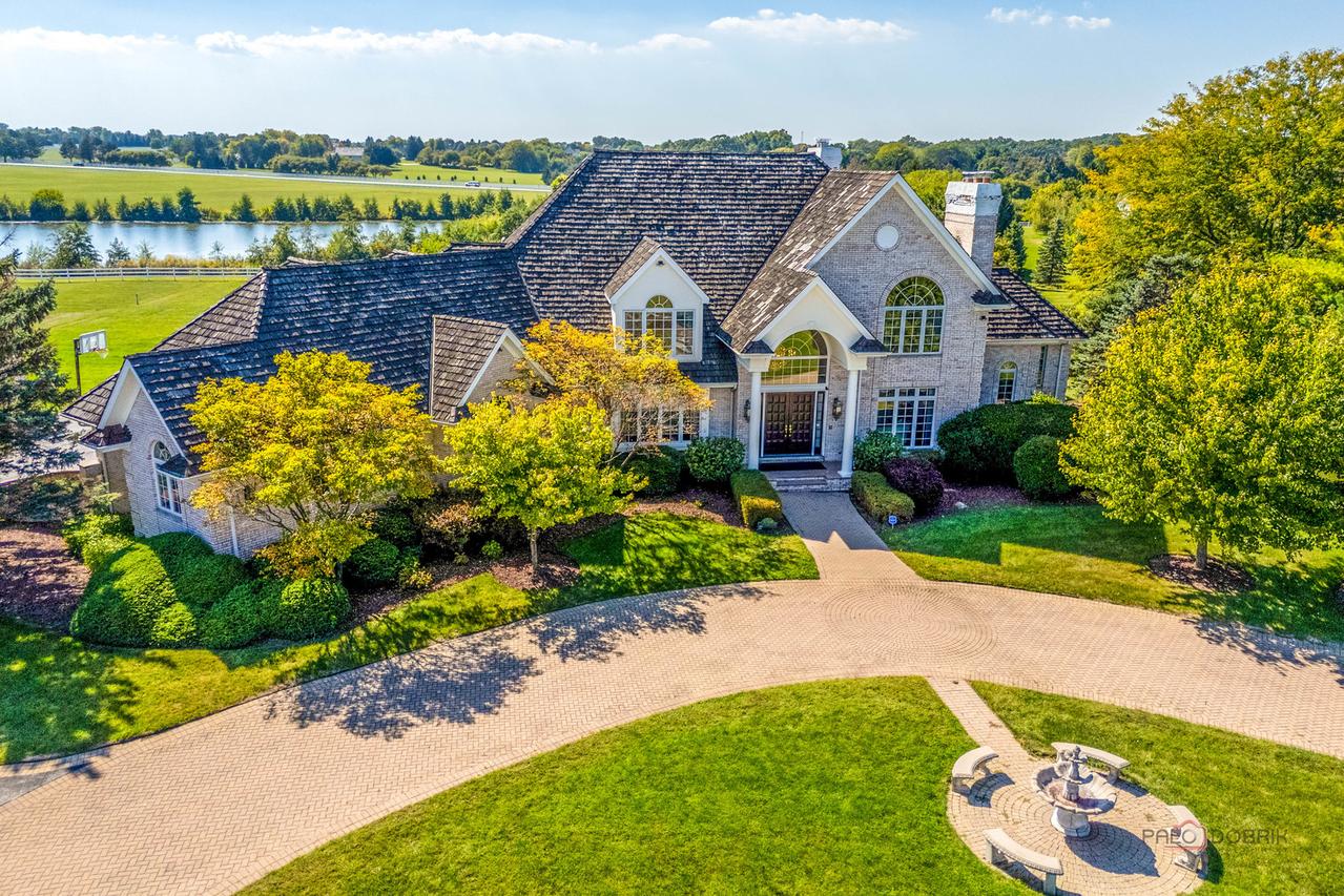 37108 N Kimberwick Ln., Wadsworth, IL 60083