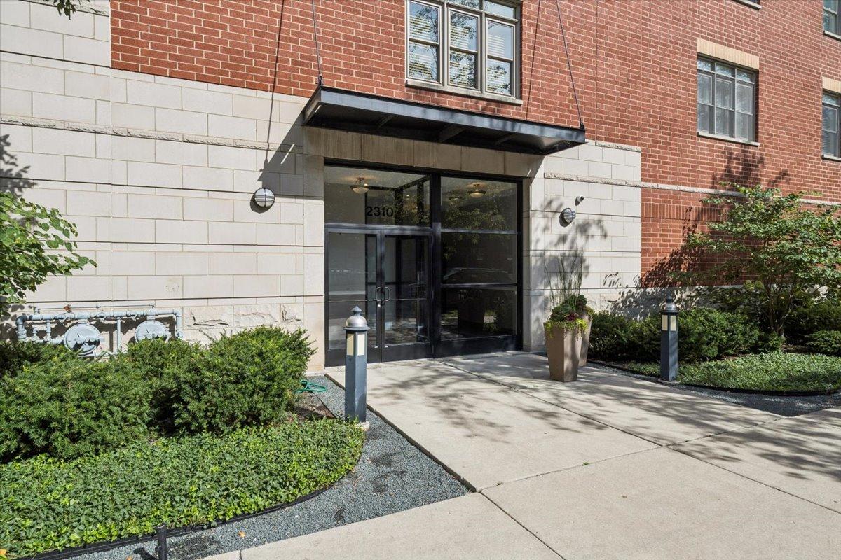 2310 W St. Paul Ave. #601, Chicago, IL 60647