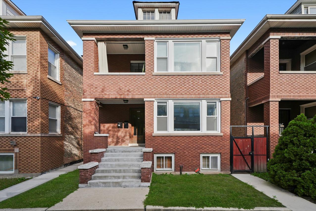 6933 S Washtenaw Ave., Chicago, IL 60629