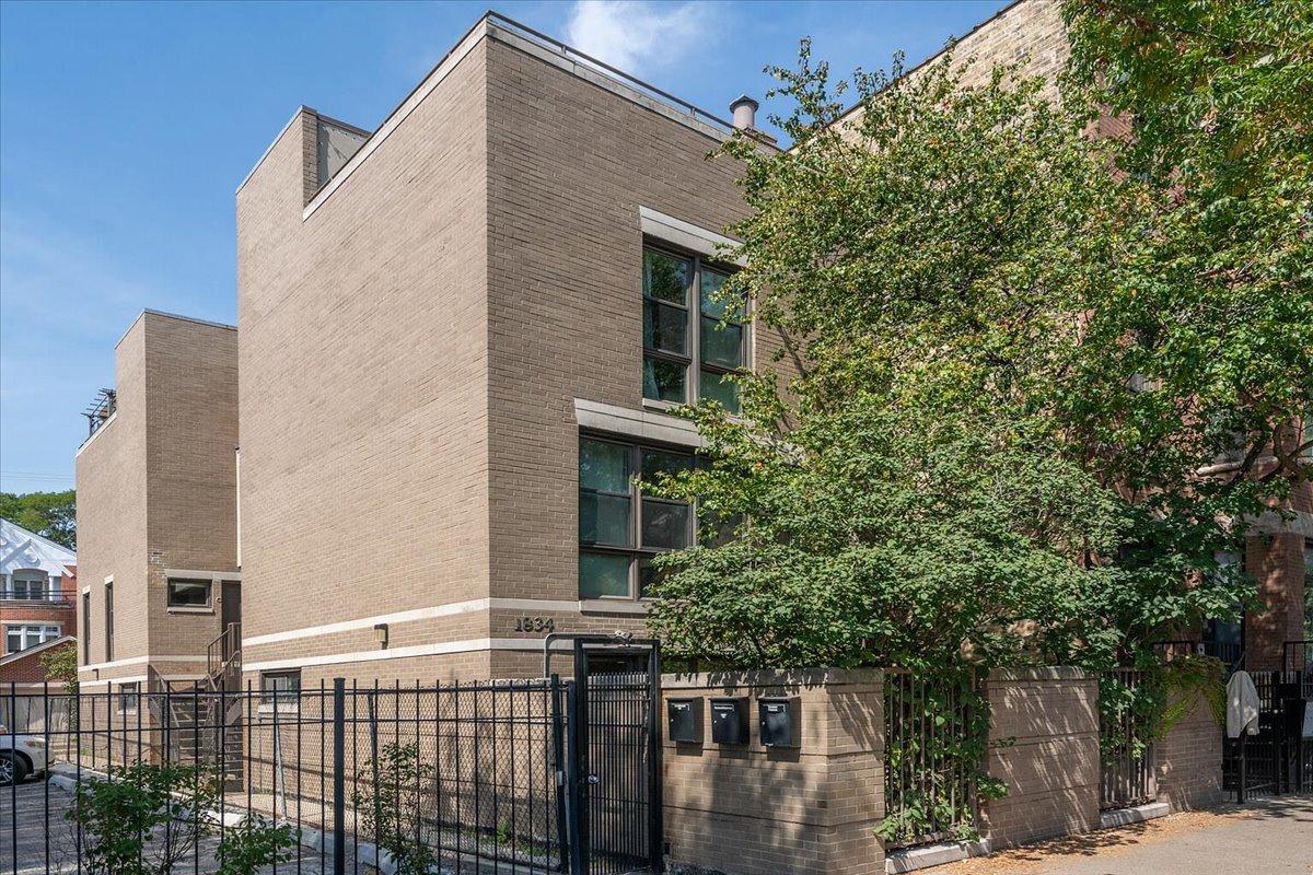 1834 N Halsted St. #A, Chicago, IL 60614
