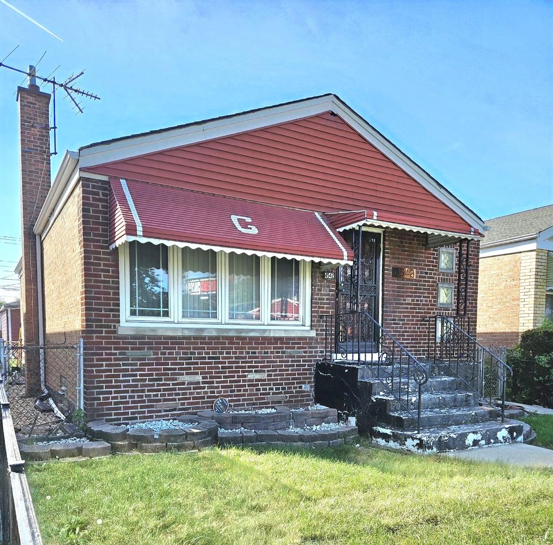 4542 S La Crosse Ave., Chicago, IL 60638