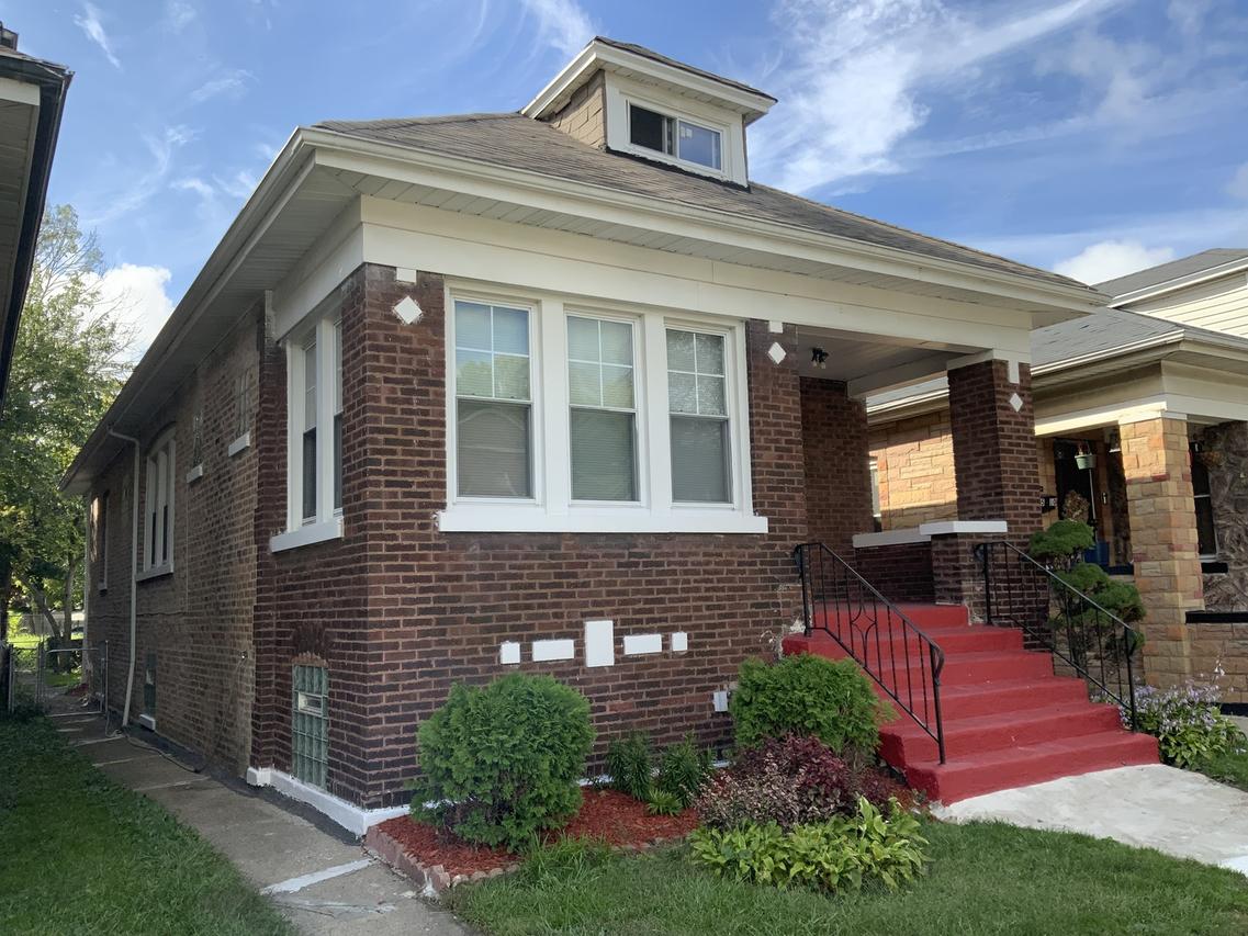 8512 S Manistee Ave., Chicago, IL 60617