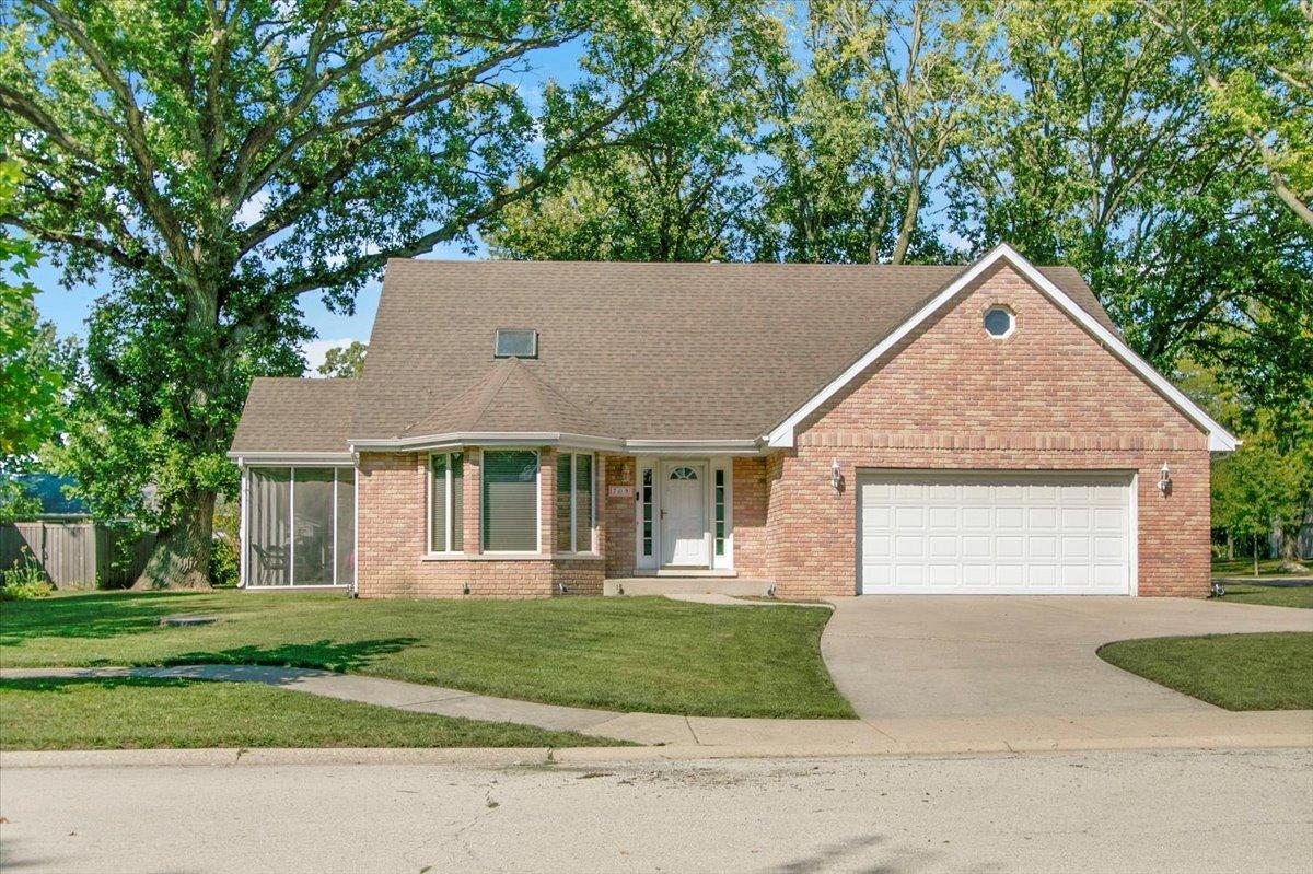 709 Hiawatha Dr., Minooka, IL 60447