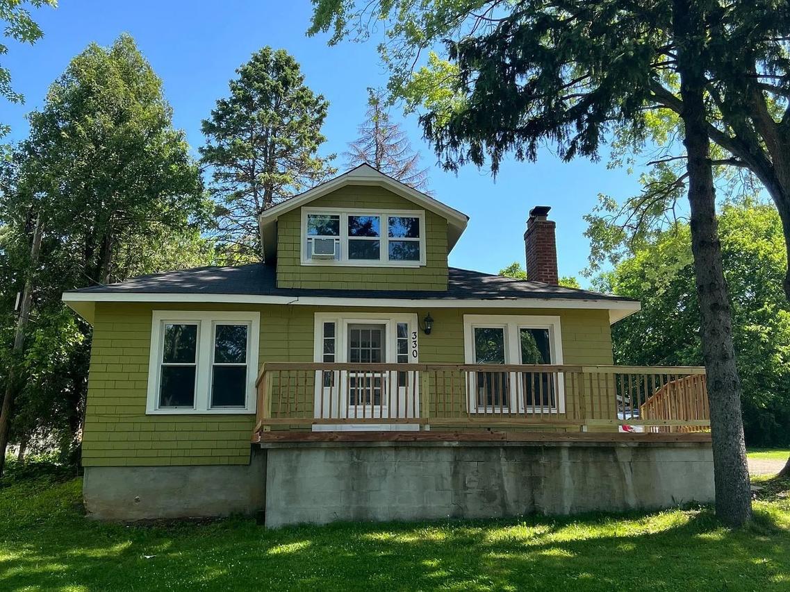 330 Park Ave., Cary, IL 60013