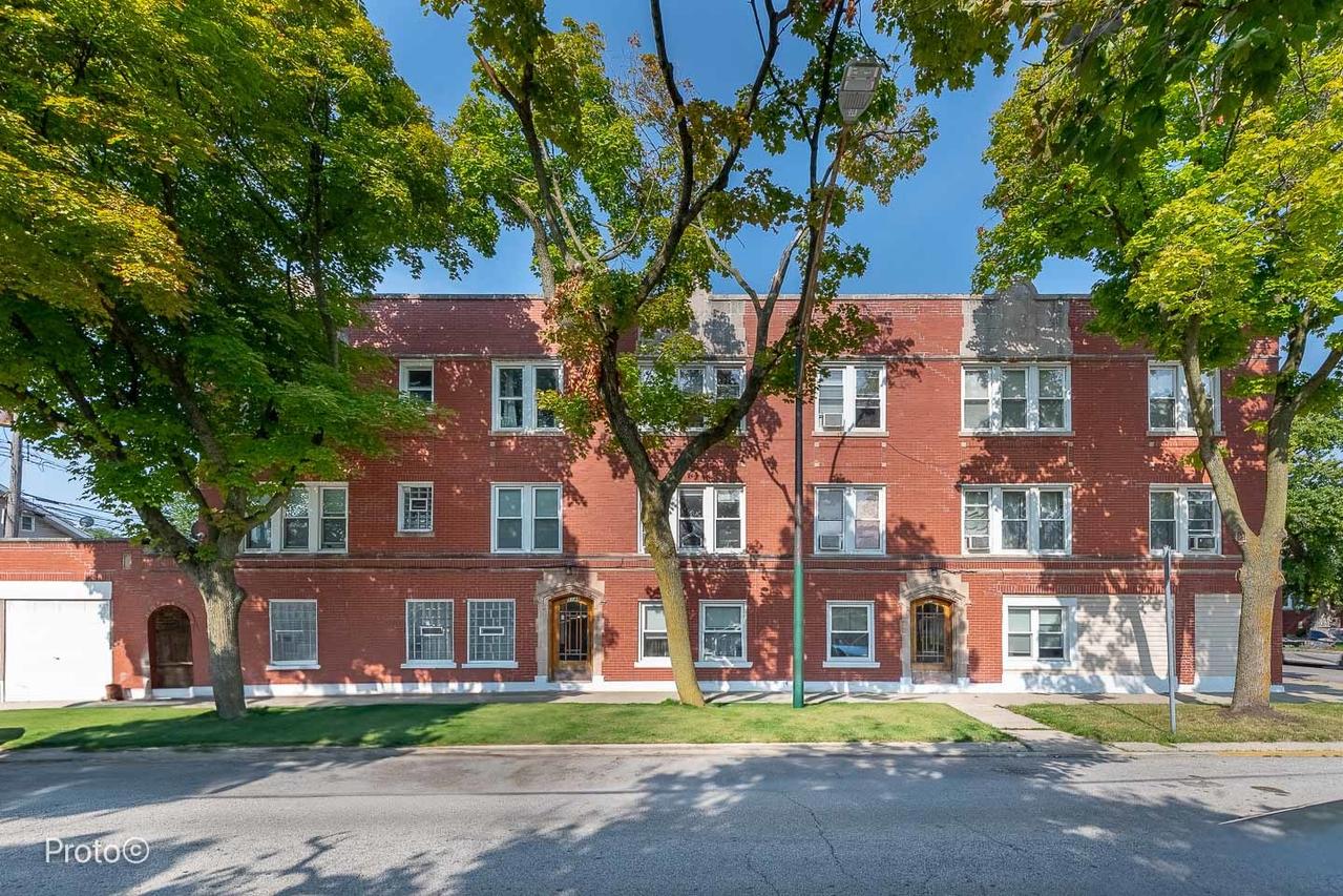 5148 N Monitor Ave. #301, Chicago, IL 60630