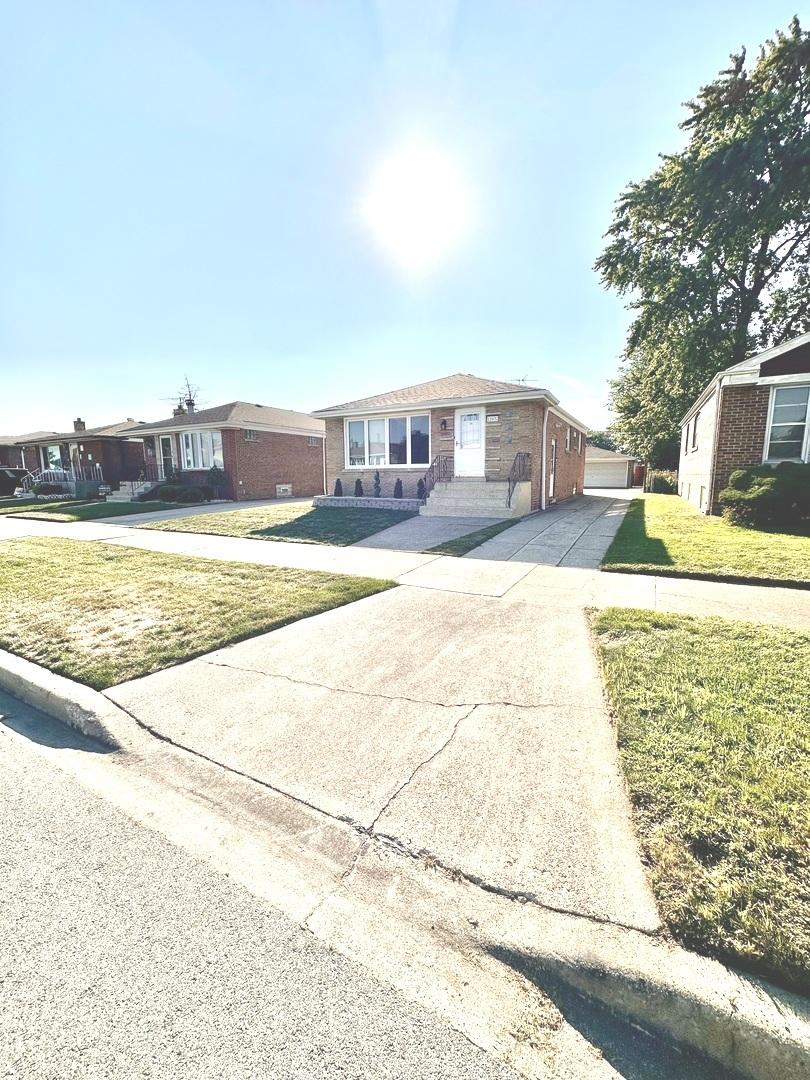 12832 S Manistee Ave., Chicago, IL 60633