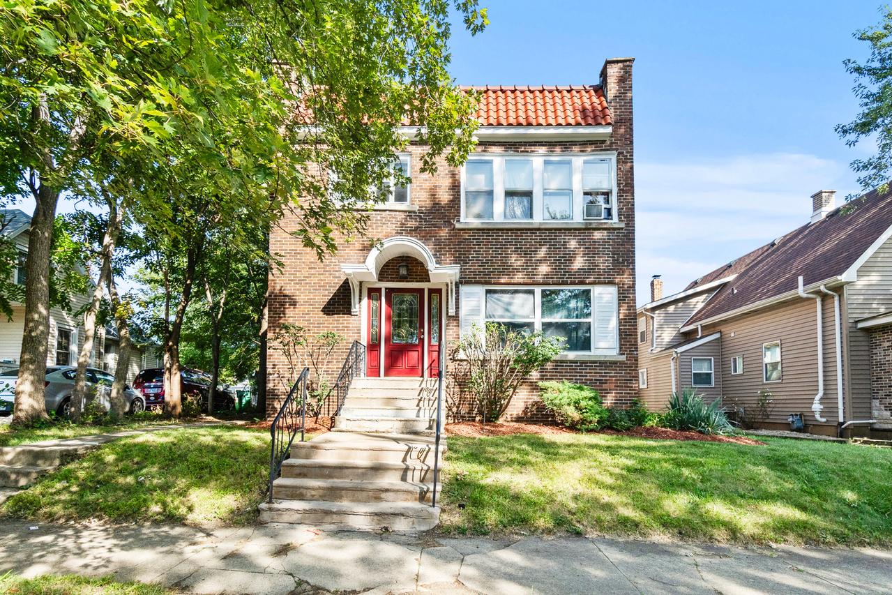 910 Nicholson St., Joliet, IL 60435