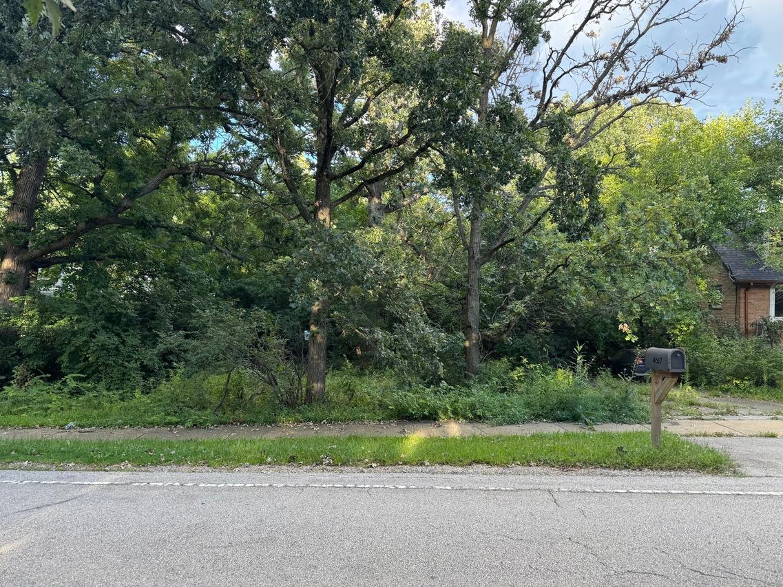 4617 Devon Ave., Lisle, IL 60532