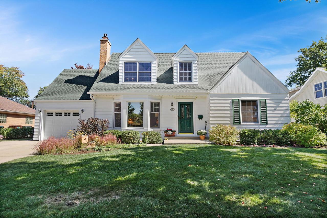 165 N Mozart St., Palatine, IL 60067