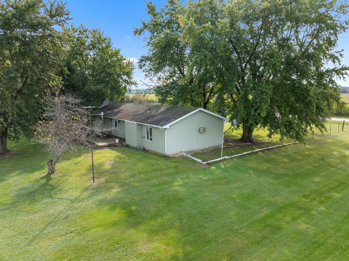 11754 Wange Rd., Capron, IL 61012