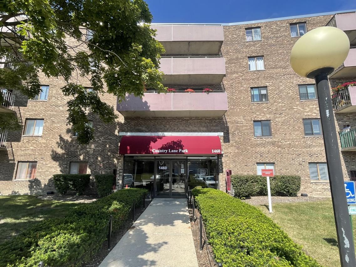 1460 Fairlane Dr. #513, Schaumburg, IL 60193
