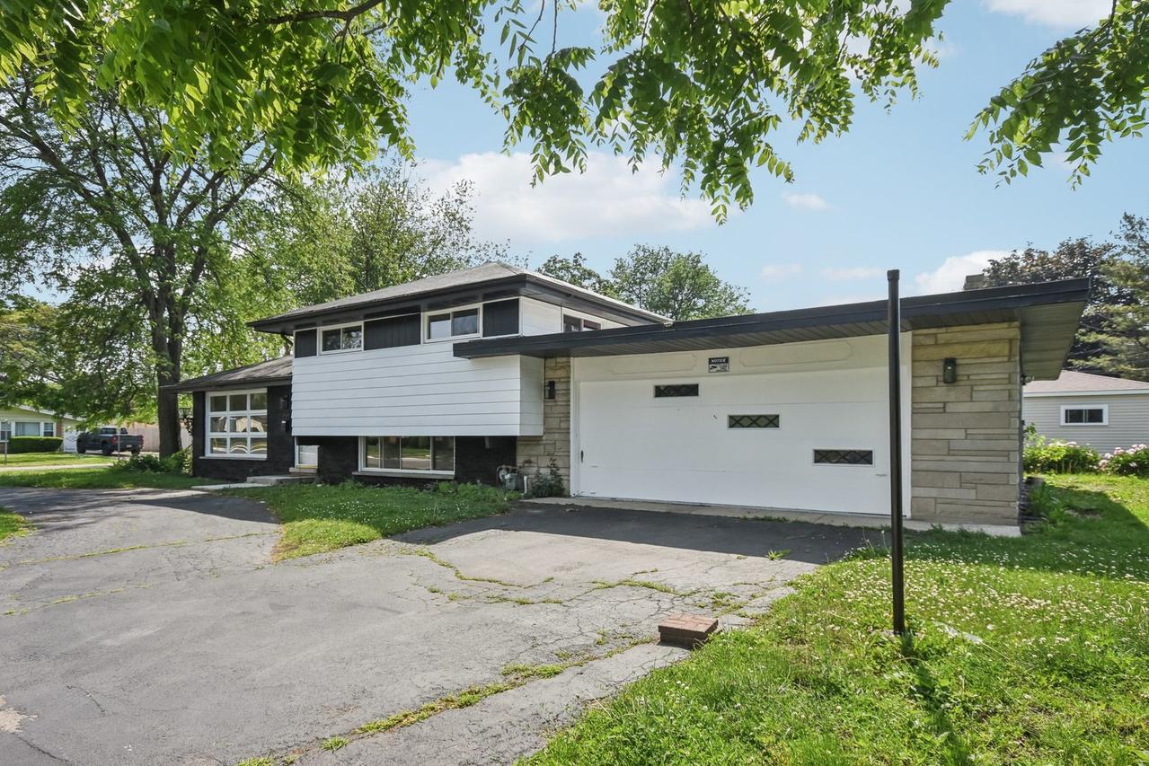 980 Marshall Dr., Des Plaines, IL 60016