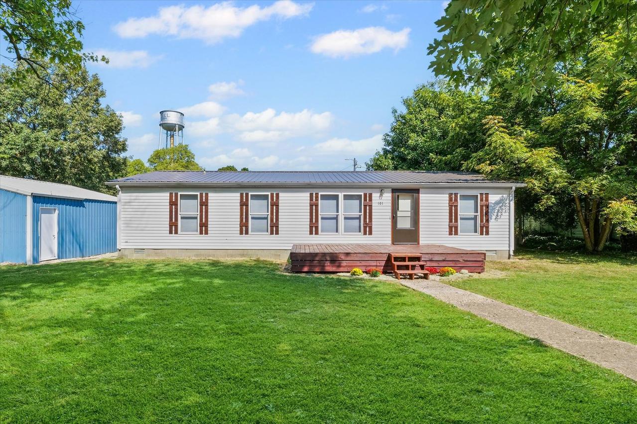 101 Railroad St., Sidell, IL 61876