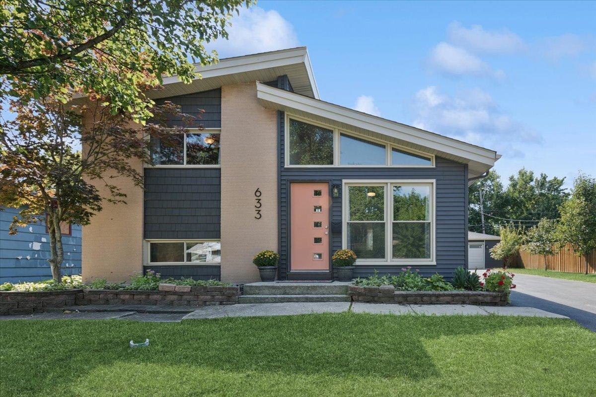 633 Easy St., Glendale Heights, IL 60139