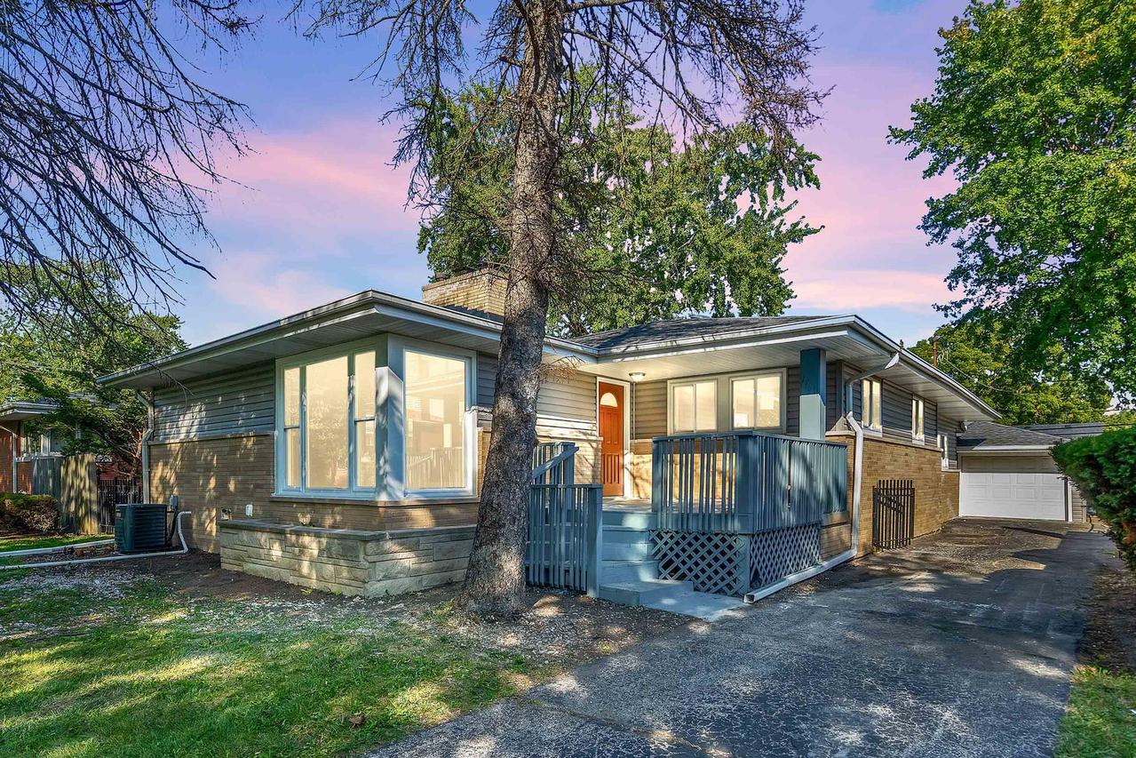 17611 Bernadine St., Lansing, IL 60438