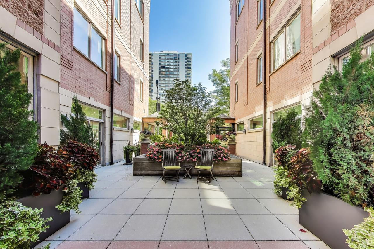 1430 N Lasalle Dr. #A1, Chicago, IL 60610