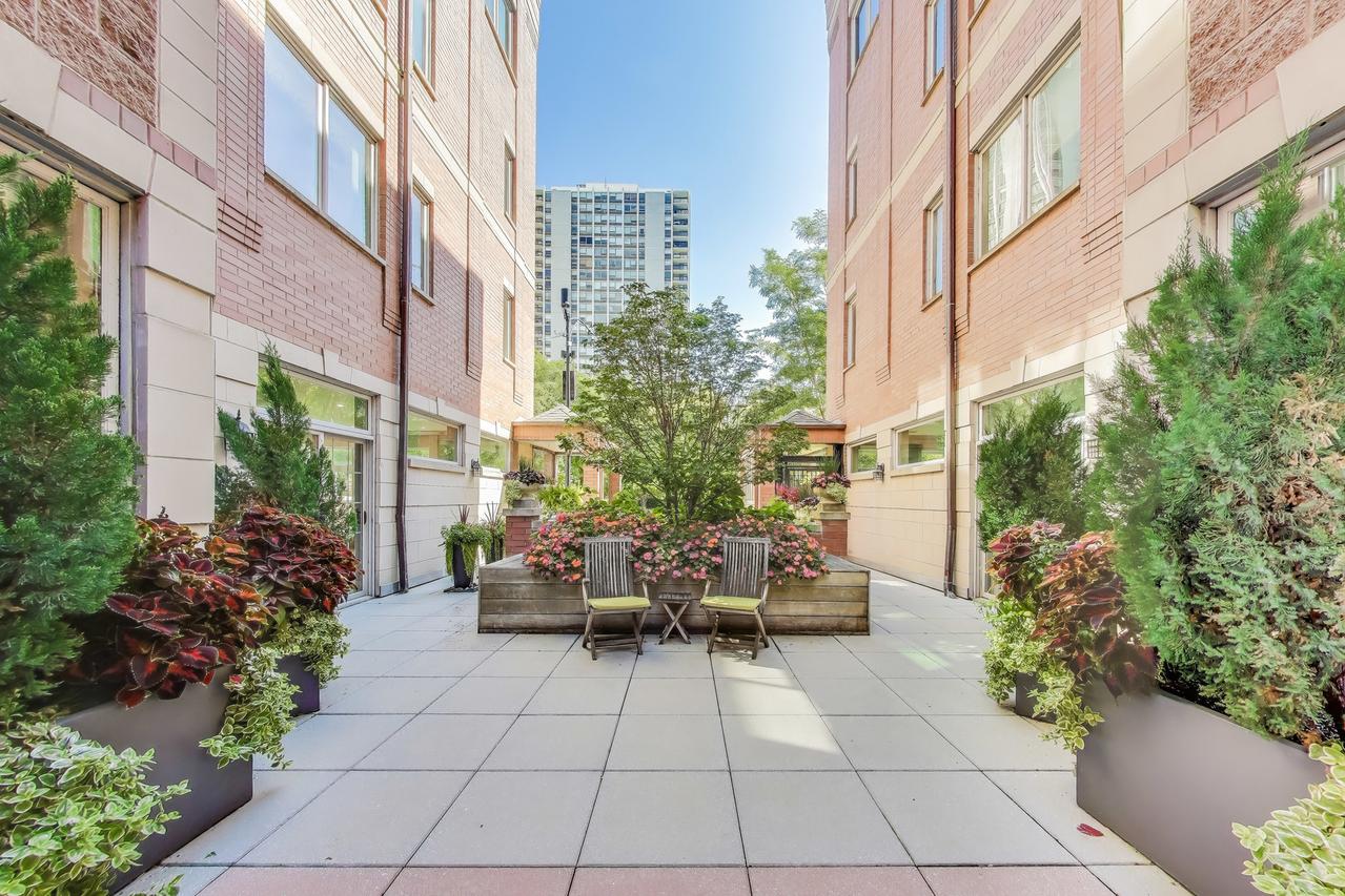 1430 N Lasalle Dr. #A1, Chicago, IL 60610