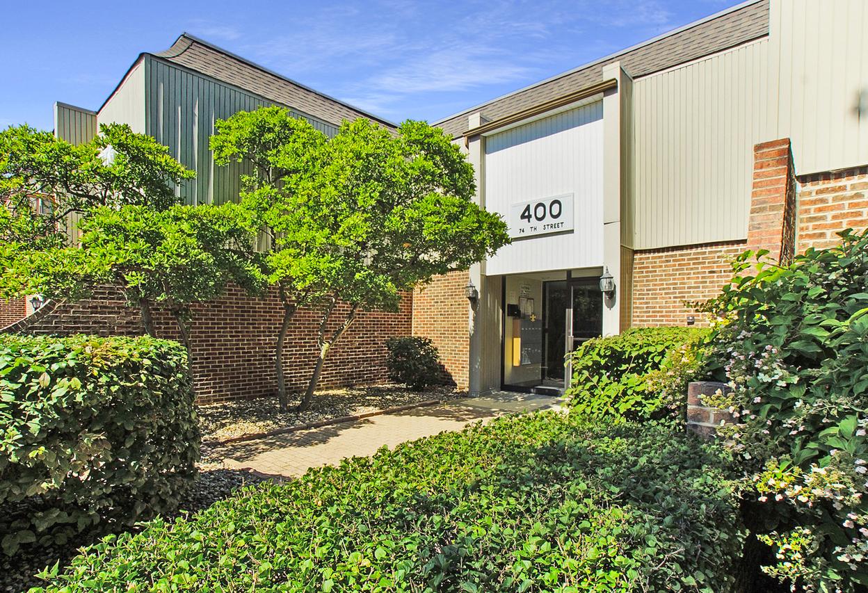 400 74th St. #106, Downers Grove, IL 60516