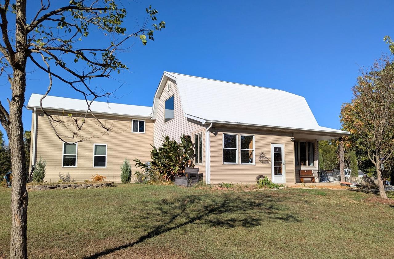 10617 Niggli Rd., Alhambra, IL 62001