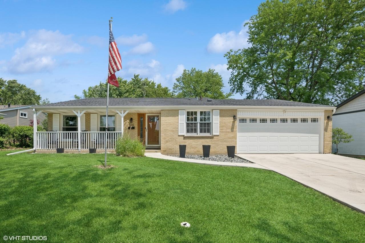 516 W Weathersfield Way, Schaumburg, IL 60193
