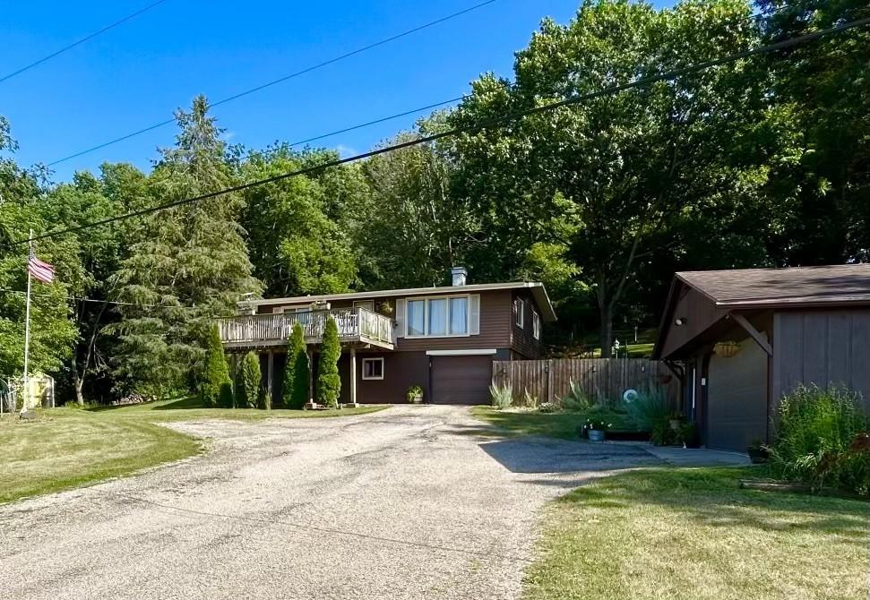 164 N 2551st Rd., Peru, IL 61354