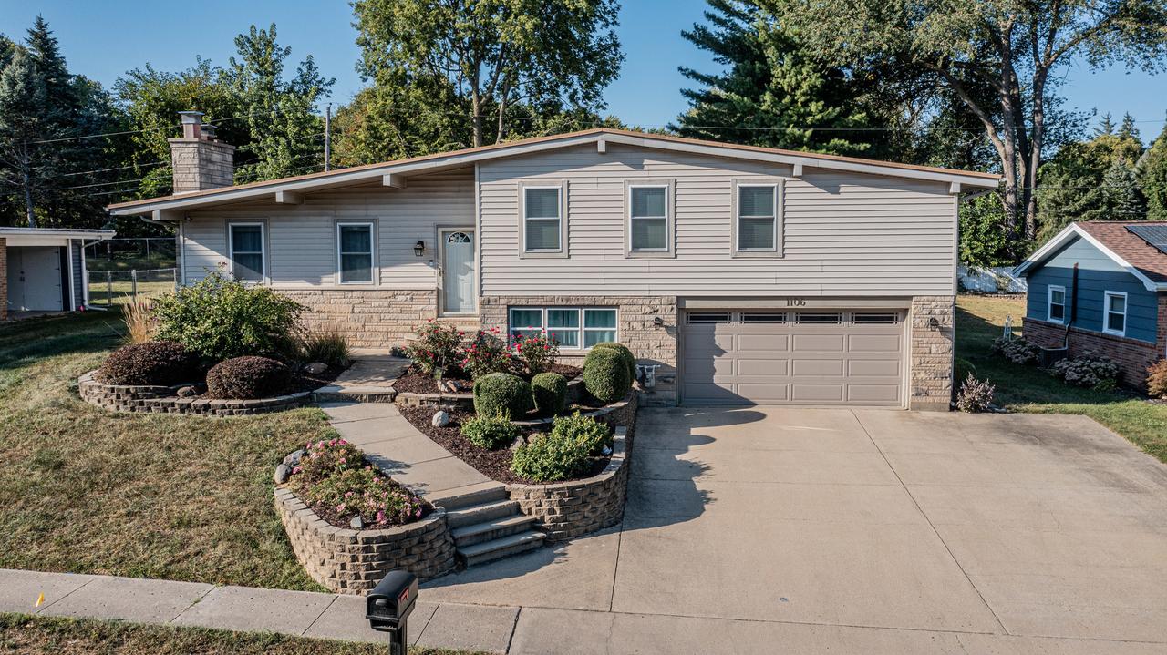 1106 Beech Dr., Dixon, IL 61021