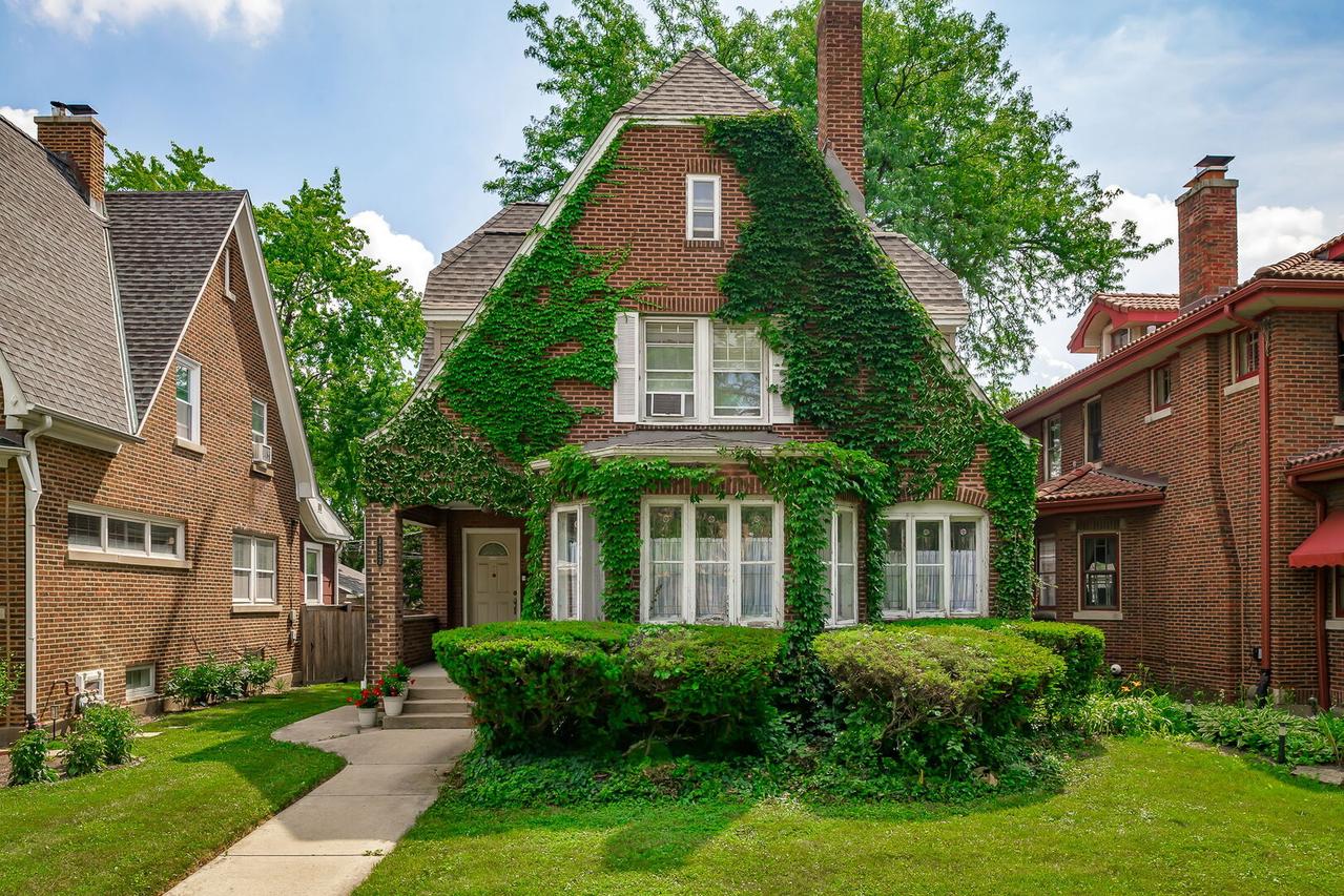 1122 N Ridgeland Ave., Oak Park, IL 60302