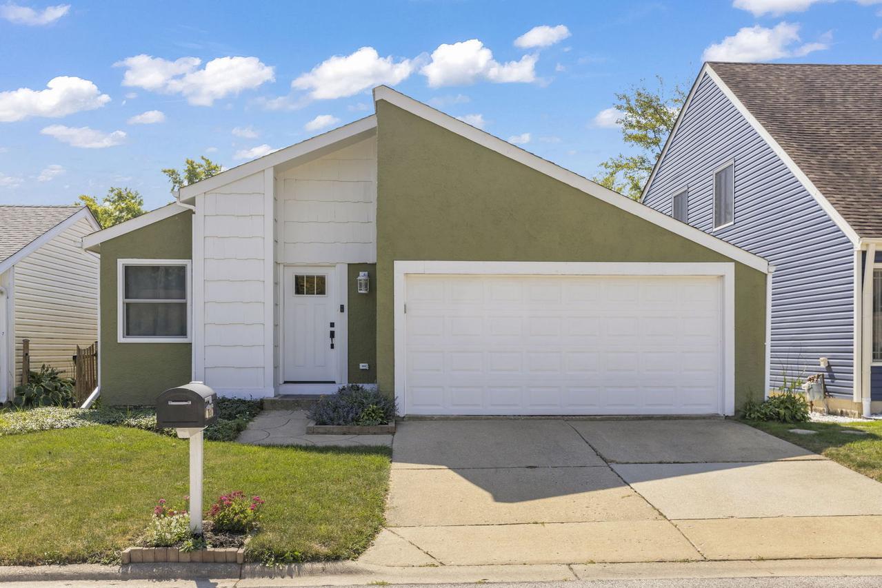 6386 Kindling Ct., Lisle, IL 60532