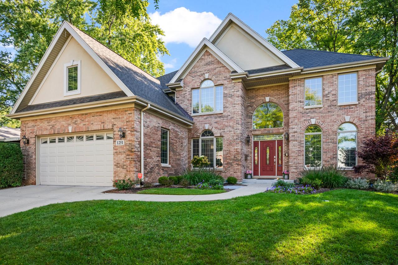 1251 N Chicago Ave., Arlington Heights, IL 60004