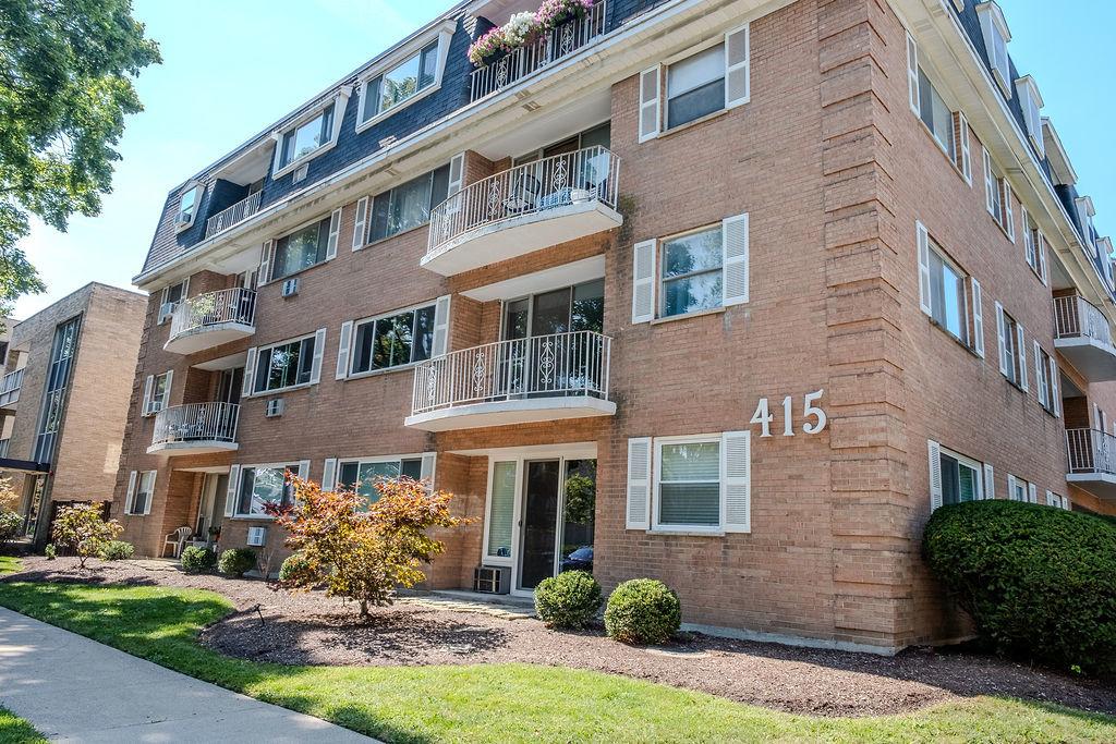 415 Wesley Ave. #24, Oak Park, IL 60302