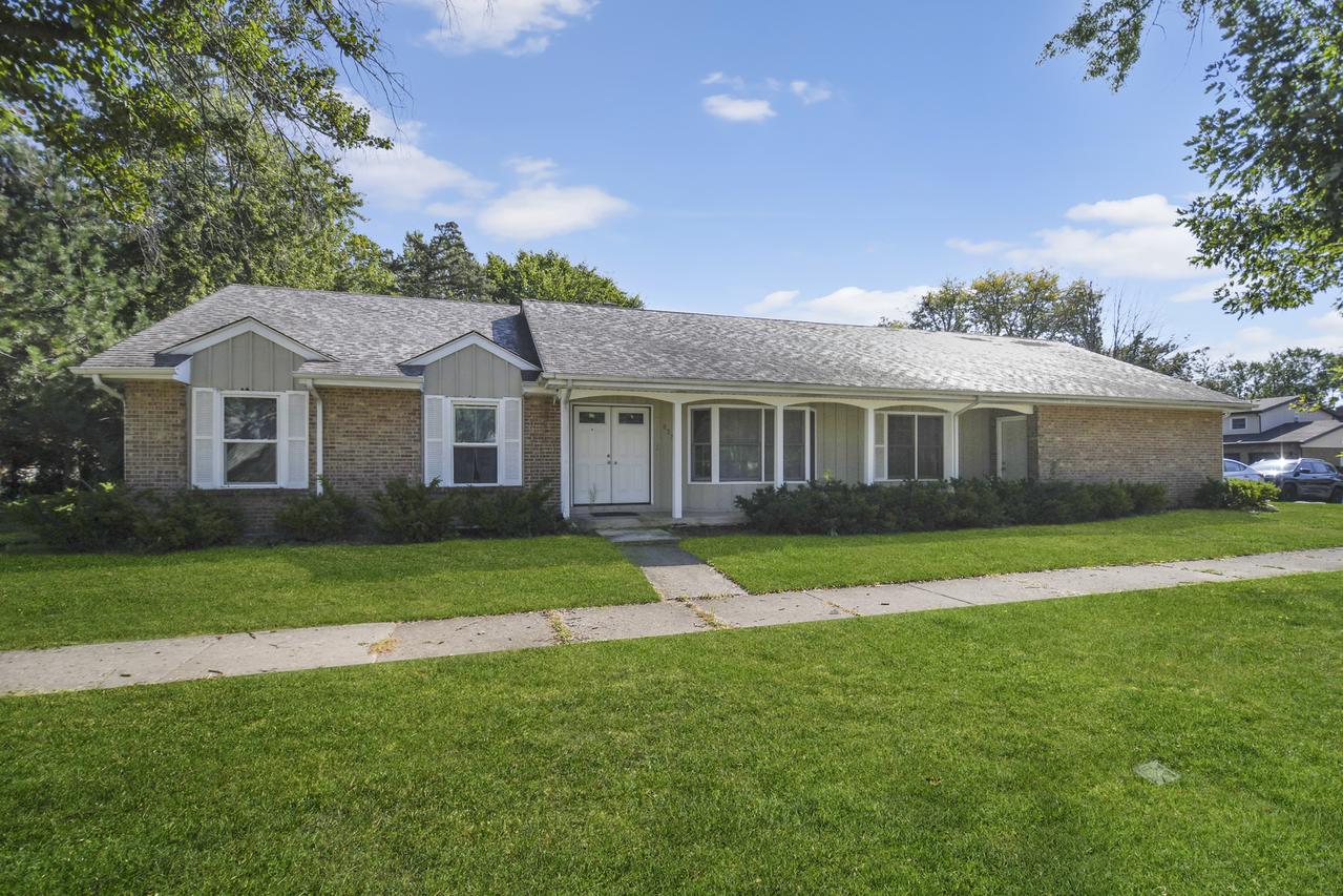 837 Hamlin Ave., Flossmoor, IL 60422