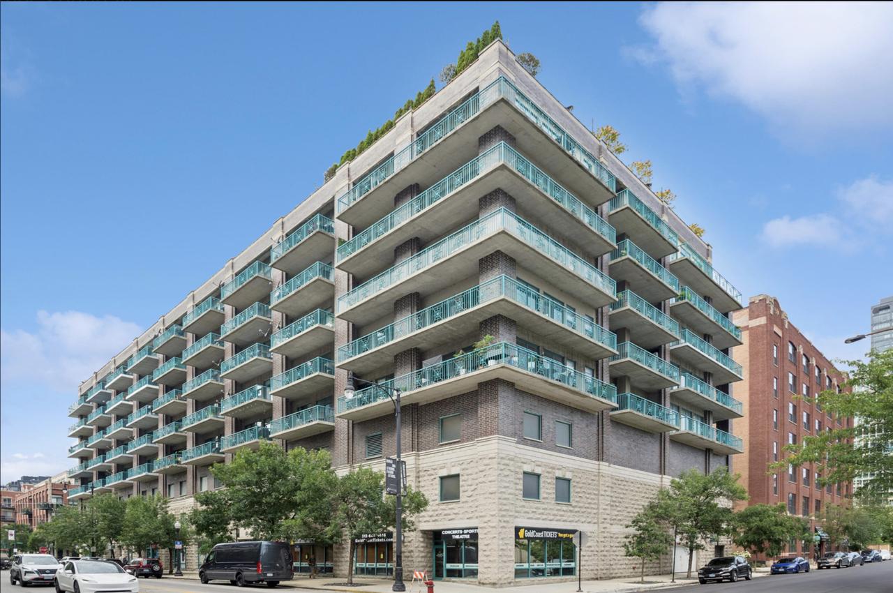 910 W Madison St. #408, Chicago, IL 60607
