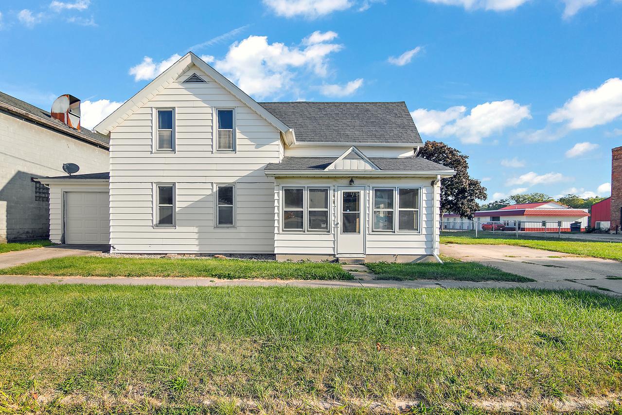 225 W Station St., St. Anne, IL 60964