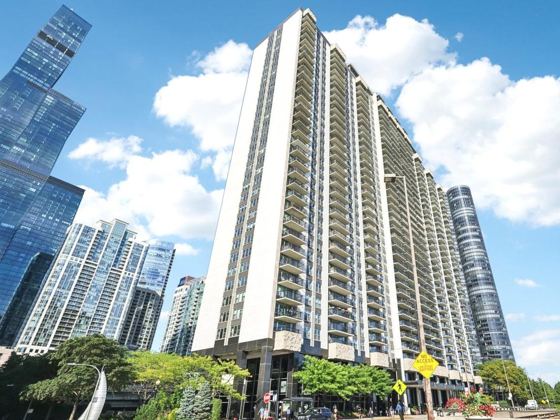 400 E Randolph St. #1119-20, Chicago, IL 60601